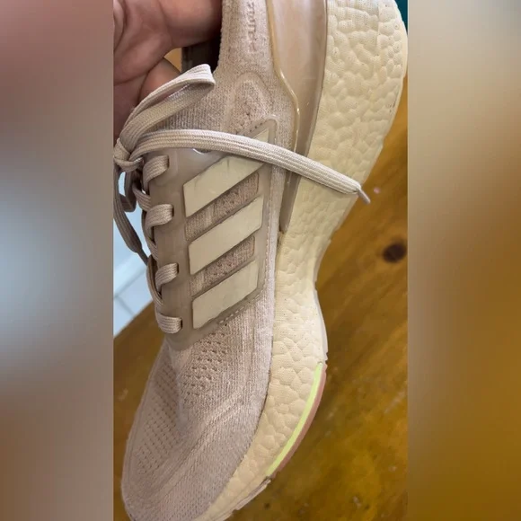 Adidas ultraboost Women’s Shoes Size 9.5 Taupe - Picture 11 of 14